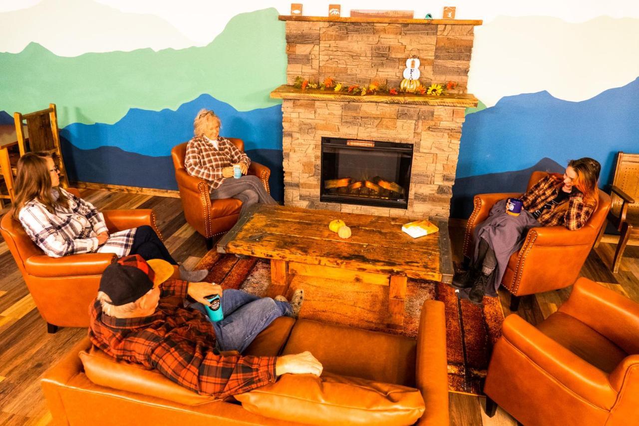 Pintler'S Portal Hostel アナコンダ エクステリア 写真