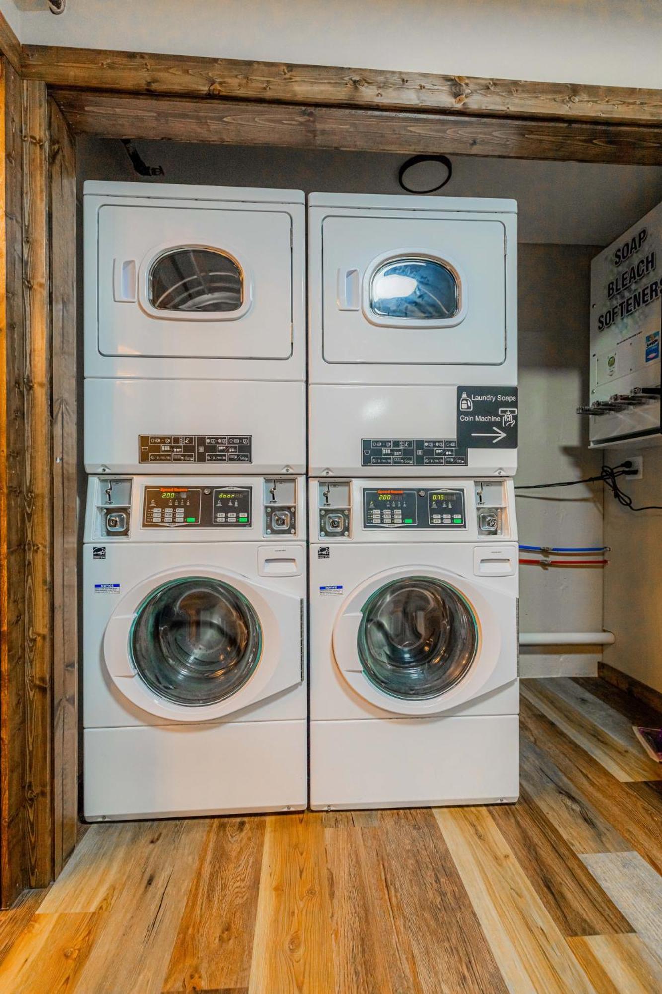Pintler'S Portal Hostel アナコンダ エクステリア 写真
